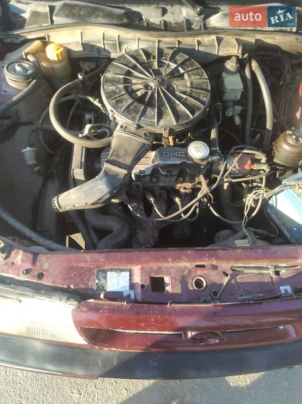 Седан Opel Vectra 1988 в Изюме фото 6 Седан Opel Vectra 1988 в Изюме