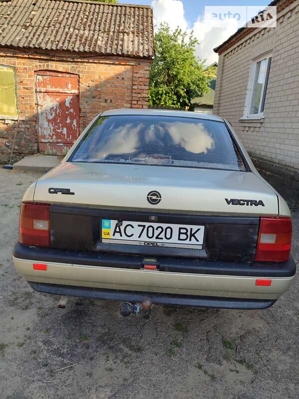 Седан Opel Vectra 1990 в Луцьку