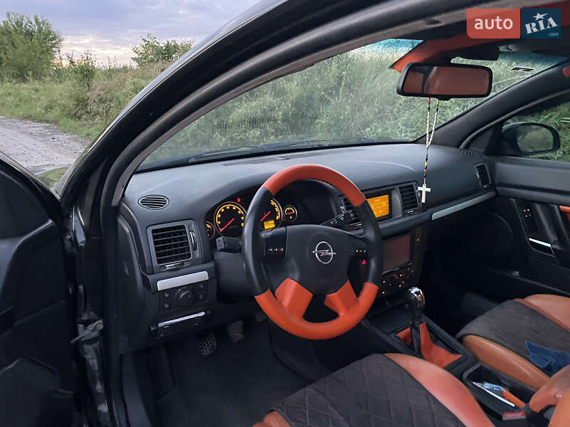 Седан Opel Vectra 2005 в Івано-Франківську