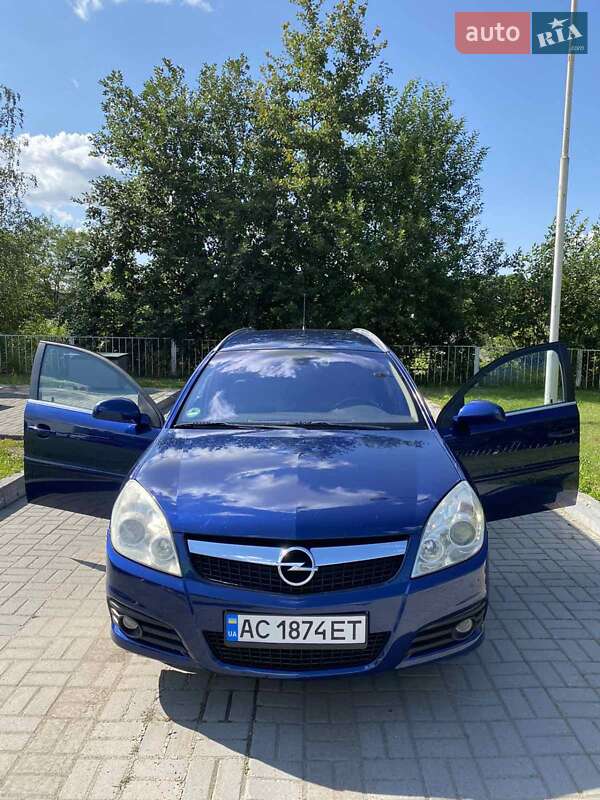 Универсал Opel Vectra 2008 в Нововолынске
