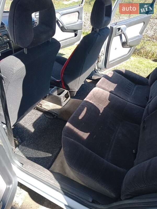 Седан Opel Vectra 1989 в Ивано-Франковске