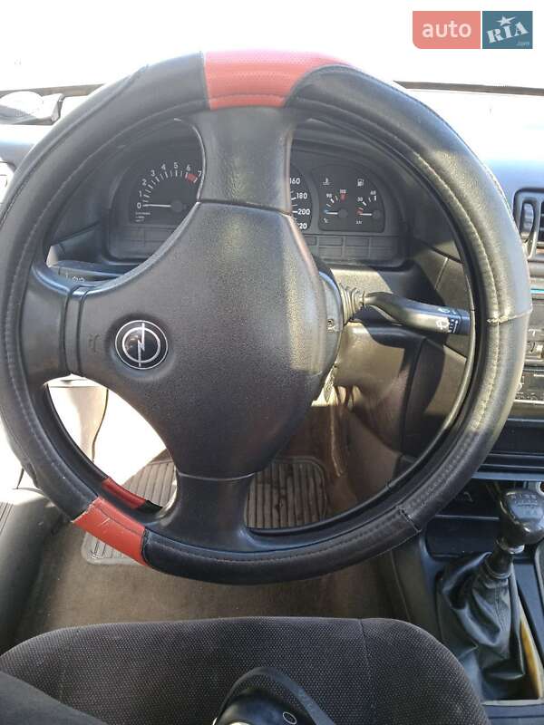 Седан Opel Vectra 1989 в Ивано-Франковске