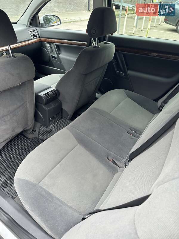 Універсал Opel Vectra 2004 в Рівному