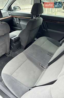 Универсал Opel Vectra 2004 в 