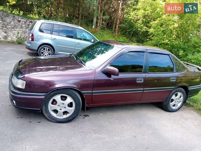 Седан Opel Vectra 1993 в Зборові