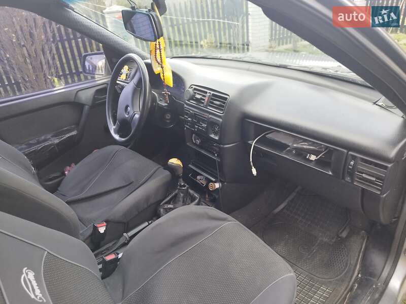 Седан Opel Vectra 1991 в Дрогобыче фото 2 Седан Opel Vectra 1991 в Дрогобыче