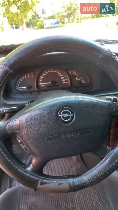 Седан Opel Vectra 2001 в Харькове