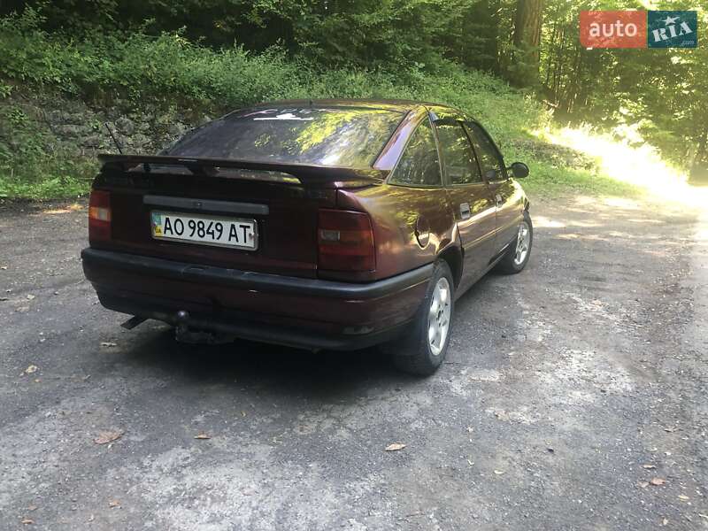 Лифтбек Opel Vectra 1989 в Рахове фото 6 Лифтбек Opel Vectra 1989 в Рахове