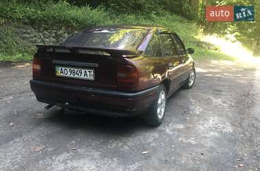 Лифтбек Opel Vectra 1989 в Рахове