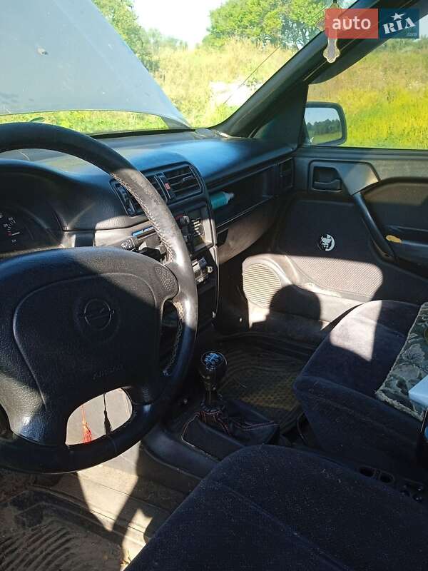 Седан Opel Vectra 1993 в Днепре
