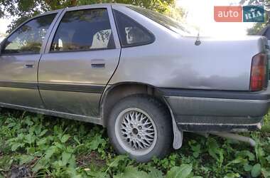 Седан Opel Vectra 1988 в Луцьку