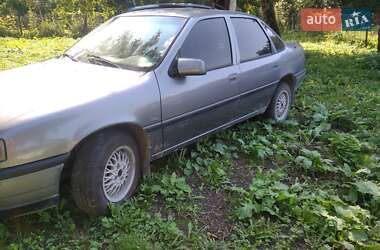 Седан Opel Vectra 1988 в Луцьку