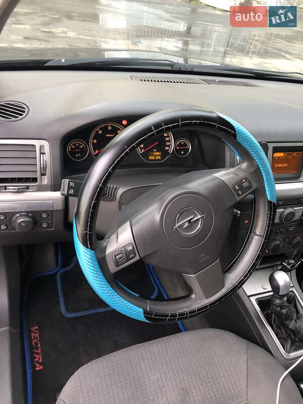 Ліфтбек Opel Vectra 2006 в Львові
