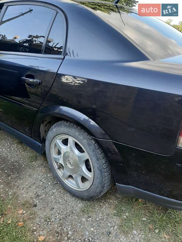Седан Opel Vectra 2003 в Вижниці