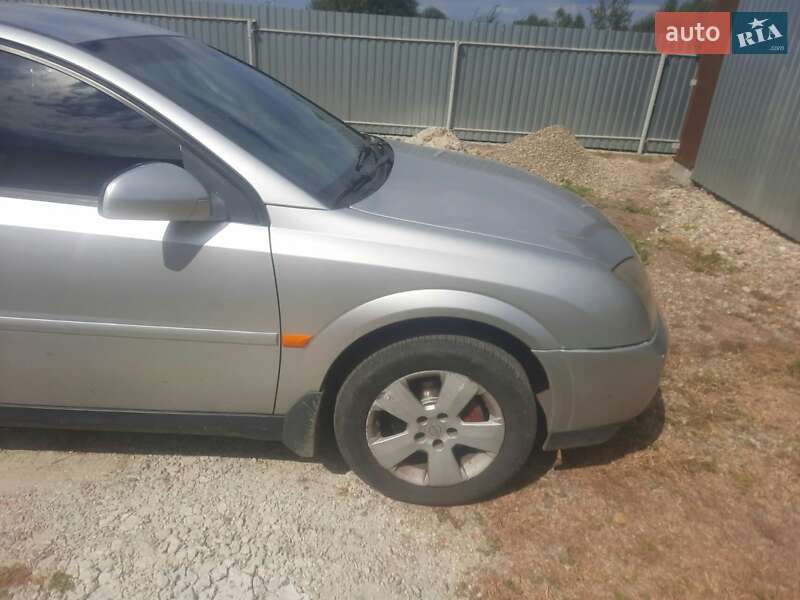 Седан Opel Vectra 2004 в Долині
