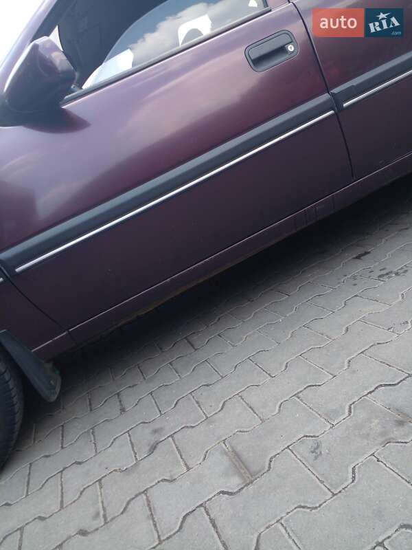 Седан Opel Vectra 1993 в Тростянці