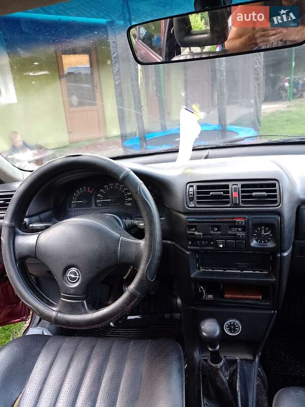 Седан Opel Vectra 1990 в Івано-Франківську
