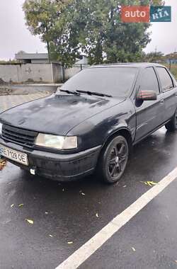 Седан Opel Vectra 1989 в Олександрії