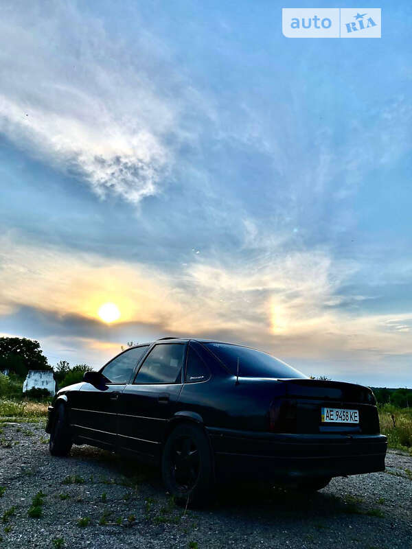 Седан Opel Vectra 1990 в Днепре