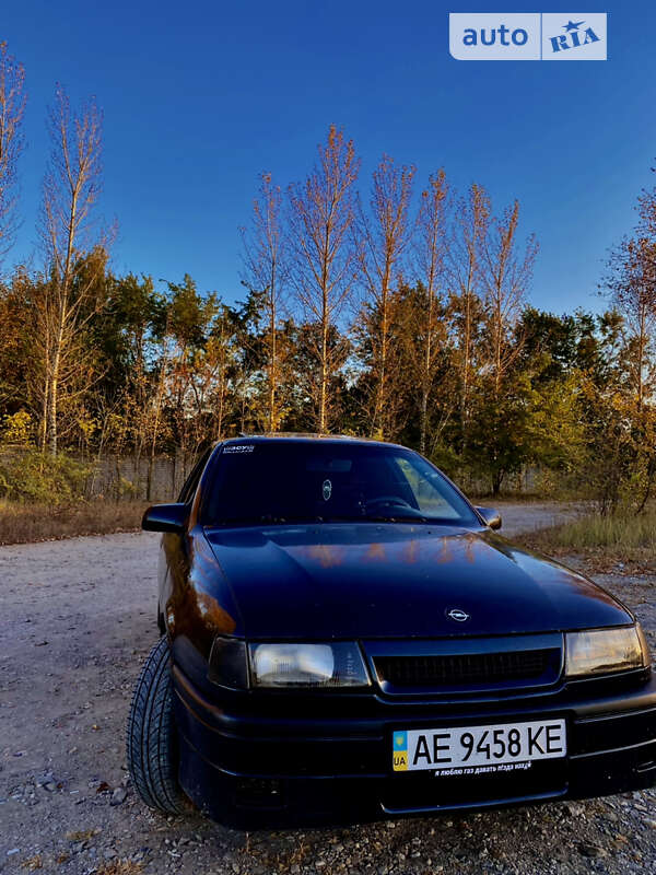 Седан Opel Vectra 1990 в Днепре