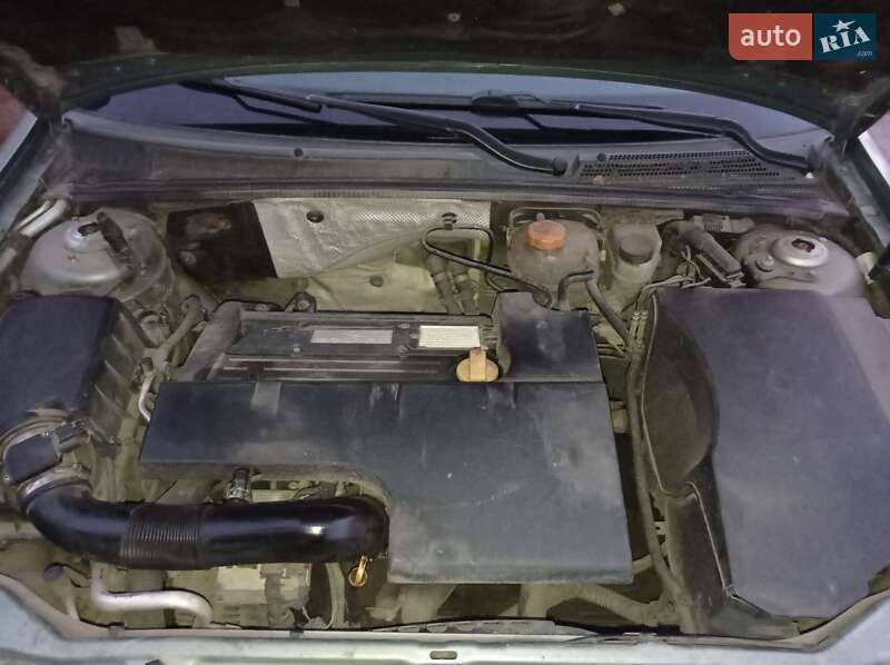 Седан Opel Vectra 2004 в Новому Бузі