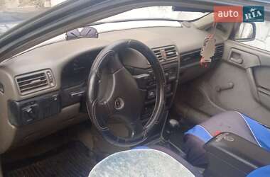 Седан Opel Vectra 1989 в 