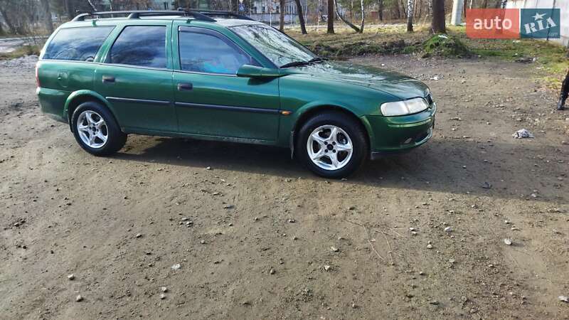 Універсал Opel Vectra 1997 в Новояворівську