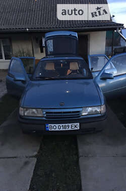 Седан Opel Vectra 1990 в Копычинце
