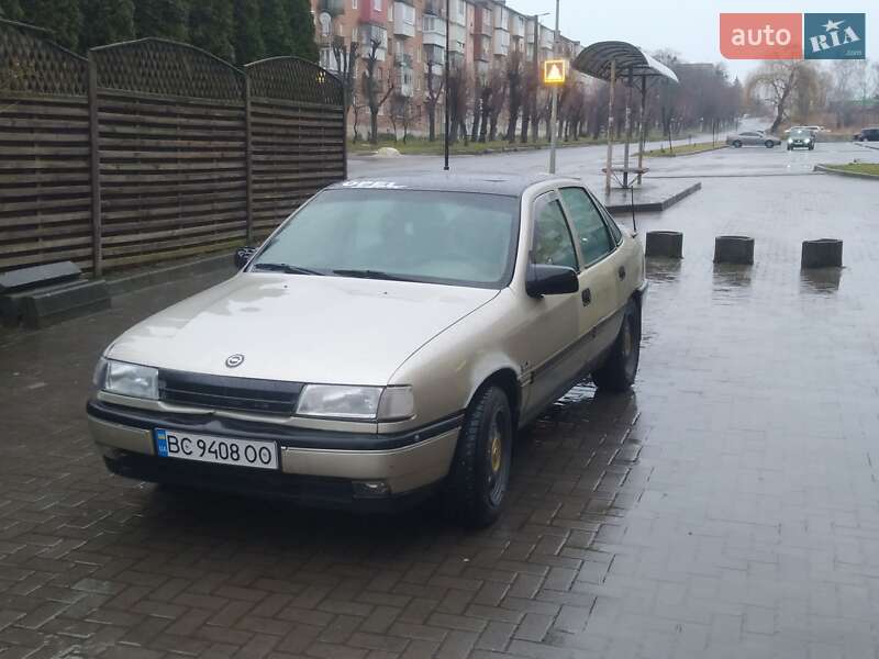 Седан Opel Vectra 1989 в Сокале