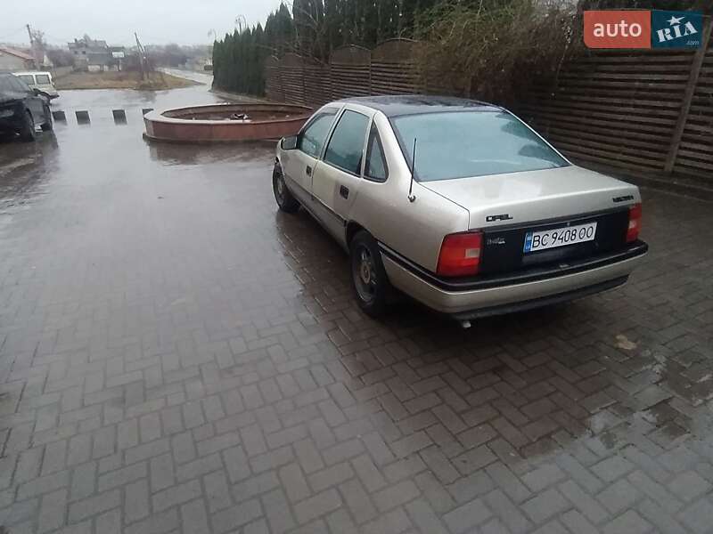 Седан Opel Vectra 1989 в Сокале