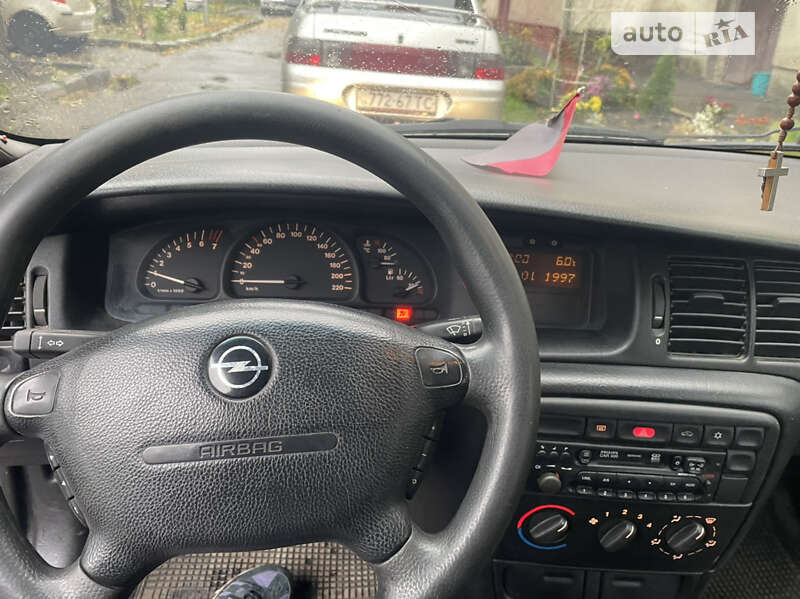 Седан Opel Vectra 1998 в Львові