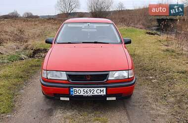 Седан Opel Vectra 1989 в Золочеві