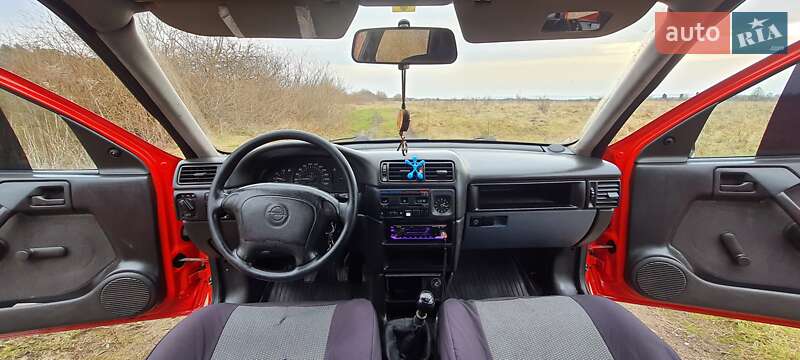 Седан Opel Vectra 1989 в Золочеві