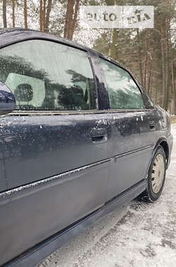 Седан Opel Vectra 2001 в 