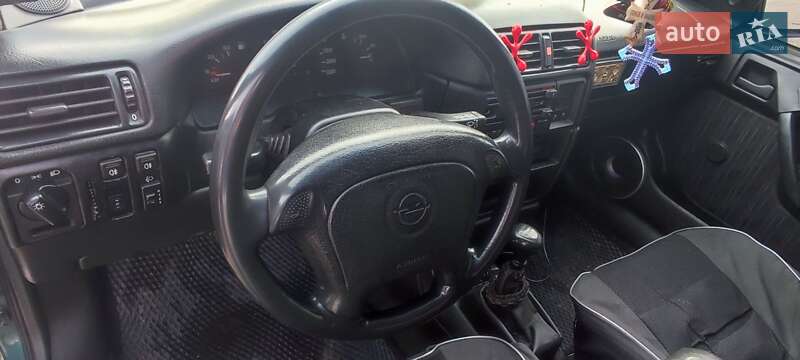 Ліфтбек Opel Vectra 1994 в Малині