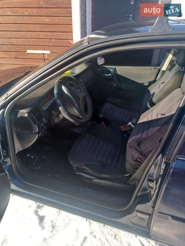 Лифтбек Opel Vectra 2001 в 