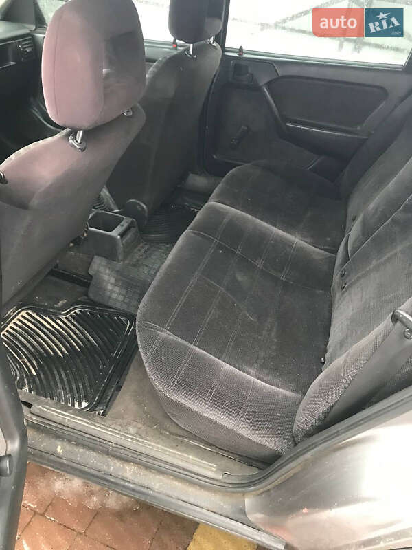 Седан Opel Vectra 1989 в Яворове