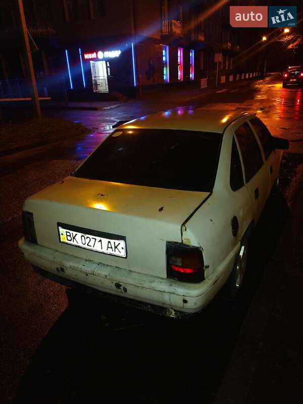 Седан Opel Vectra 1996 в Львове