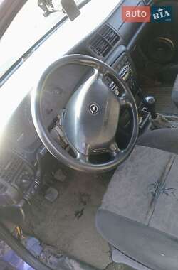 Седан Opel Vectra 1998 в 