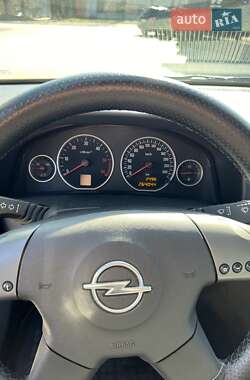 Універсал Opel Vectra 2004 в Радехові