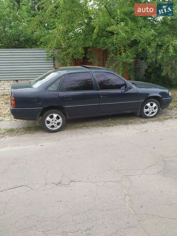 Седан Opel Vectra 1989 в Желтых Водах фото 2 Седан Opel Vectra 1989 в Желтых Водах