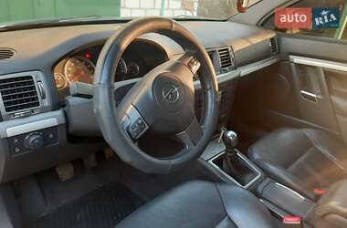 Седан Opel Vectra 2006 в Миколаєві