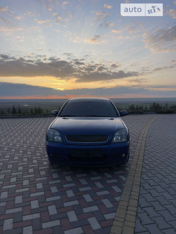 Лифтбек Opel Vectra 2004 в Татарбунарах