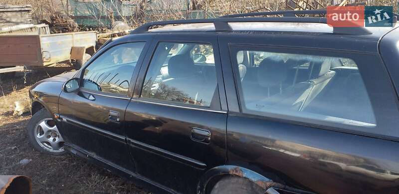 Универсал Opel Vectra 1998 в Зачепиловке