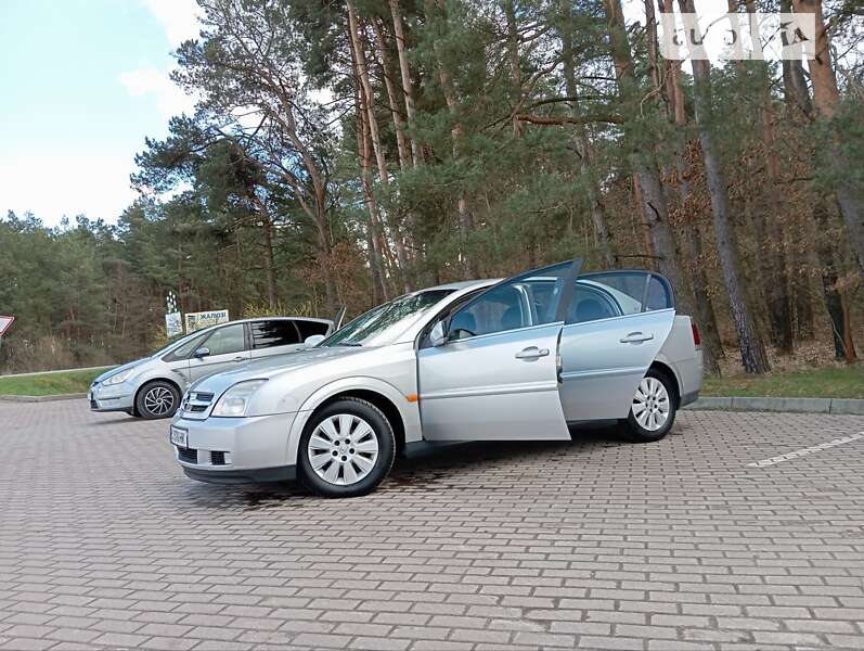 Седан Opel Vectra 2002 в Львові