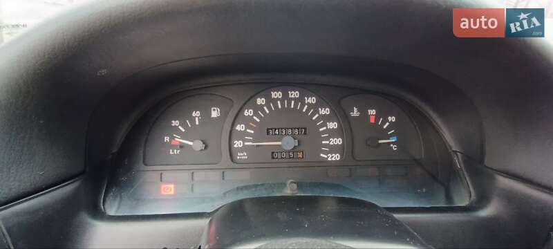 Седан Opel Vectra 1990 в Самборі