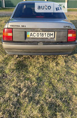 Седан Opel Vectra 1992 в Шацке