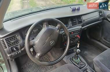 Седан Opel Vectra 2000 в Луцке