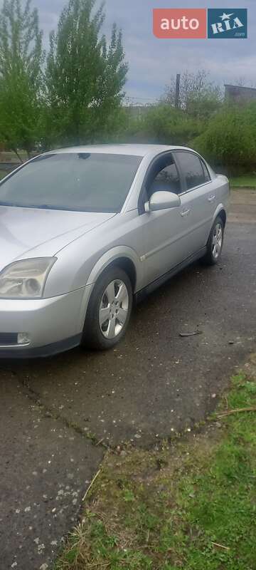 Седан Opel Vectra 2004 в Ужгороде