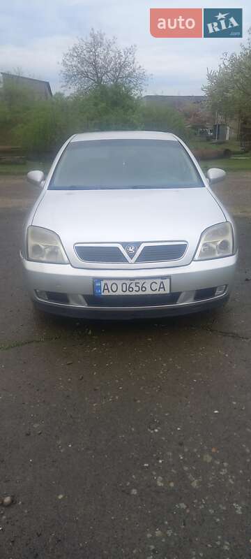 Седан Opel Vectra 2004 в Ужгороде